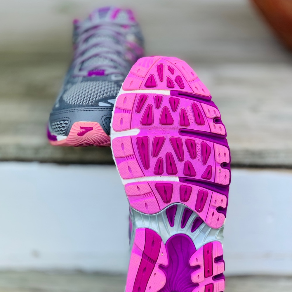 ββSOLDββ Brooks Running ππ½ββοΈ Shoe - Picture 5 of 5